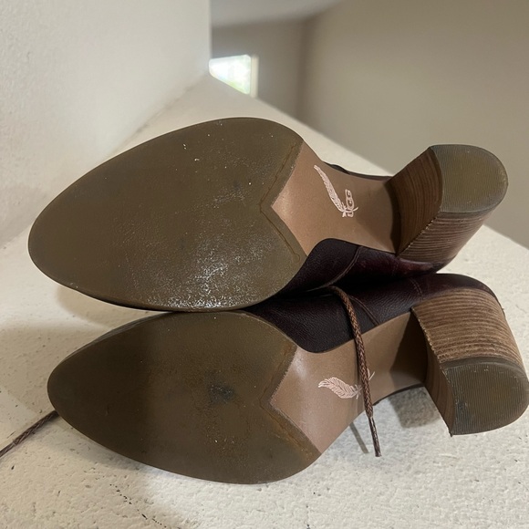 UGG Womens Size7W Brown Leather Lace Up Ankle Booties Fashion‎ Boots - Picture 7 of 11